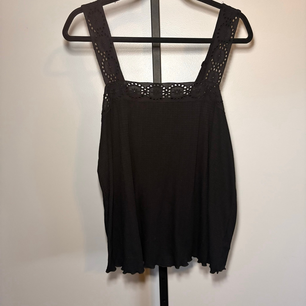 Women's TORRID‎ Black Ribbed Eyelet Tank Top Size 00